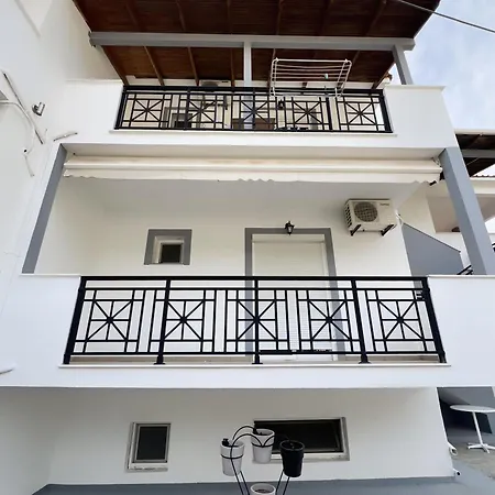 Maria's Hotel *
