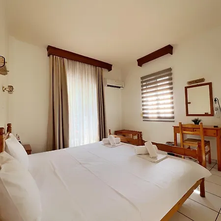 Maria's Hotel *